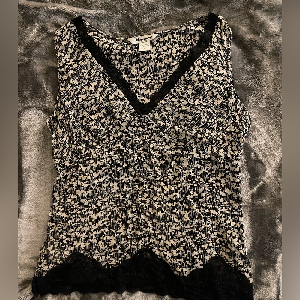 Nygard collection classic size 8 100% silk